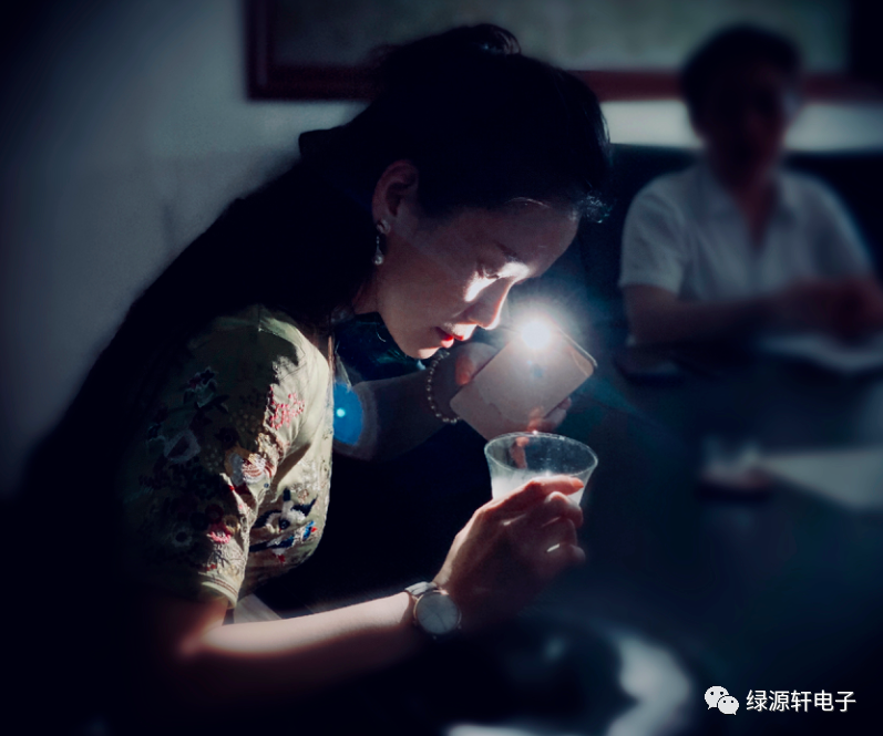 每周一论| 时光的沙漏(图3)